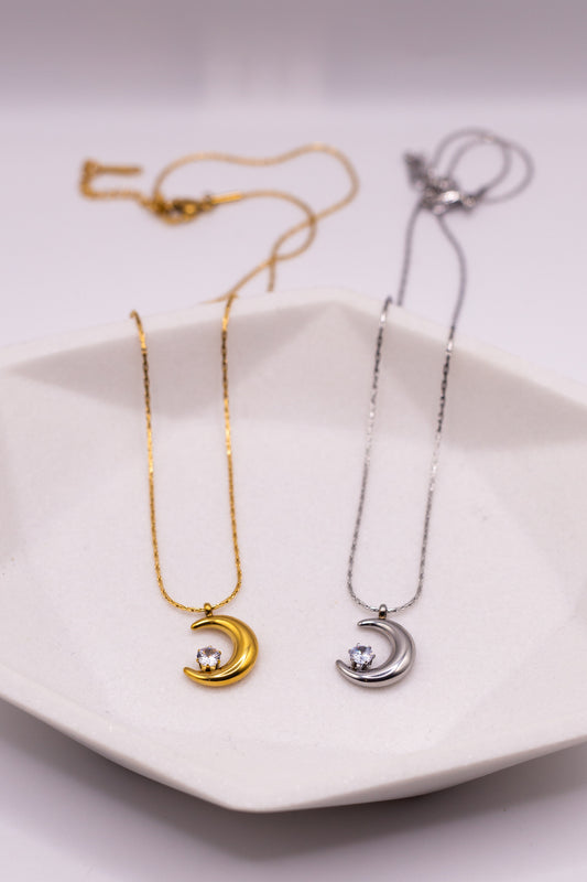 LUNA MOON NECKLACE