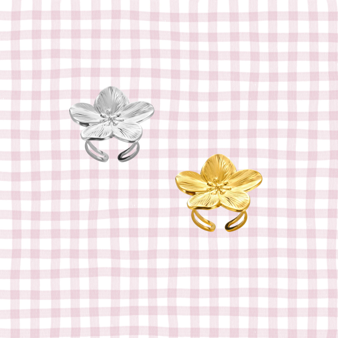 LILA ADJUSTABLE FLOWER RING